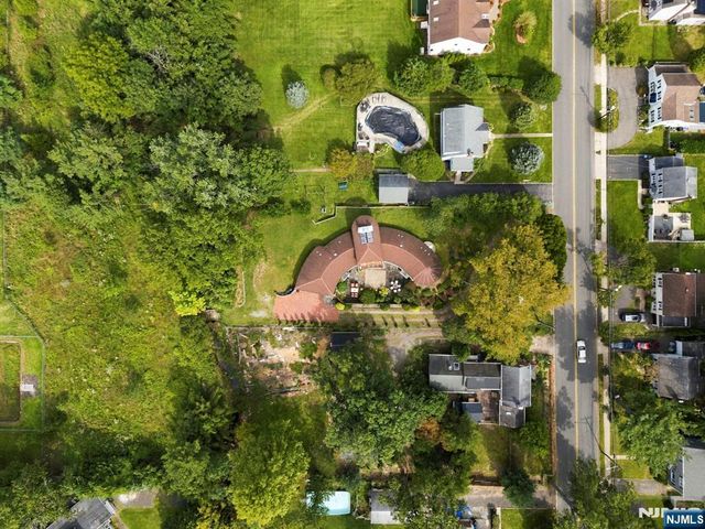 387 Spring Valley Road, Paramus, NJ 07652