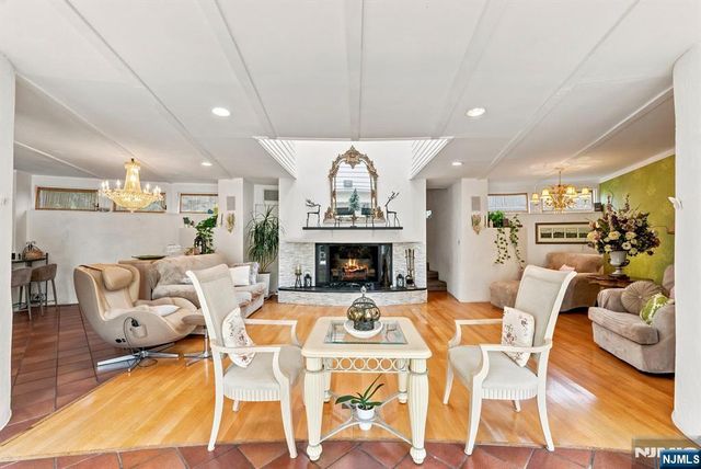 387 Spring Valley Road, Paramus, NJ 07652