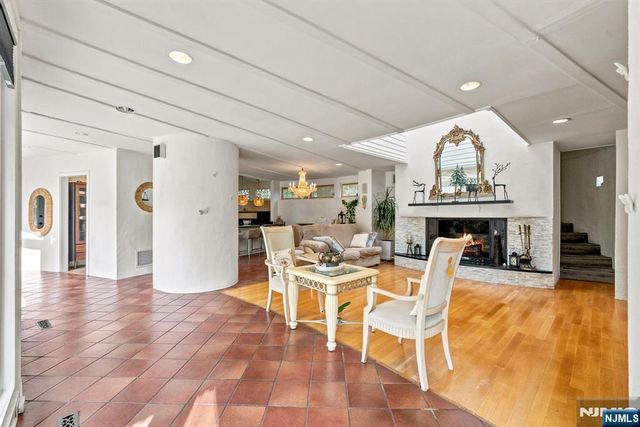 387 Spring Valley Road, Paramus, NJ 07652