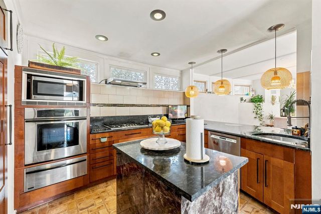 387 Spring Valley Road, Paramus, NJ 07652
