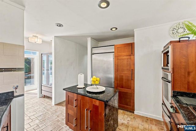 387 Spring Valley Road, Paramus, NJ 07652