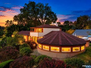 387 Spring Valley Road, Paramus, NJ 07652