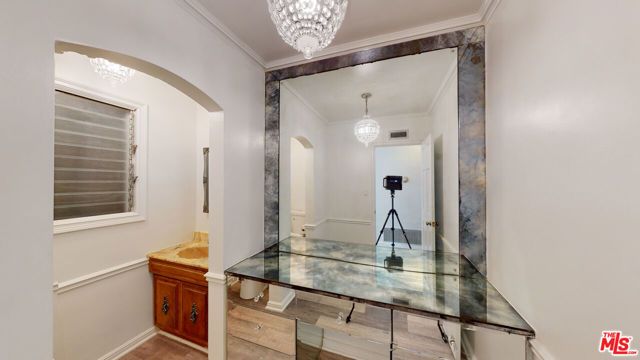 525 N Rexford Drive, Beverly Hills, CA 90210