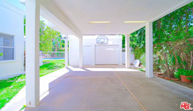 525 N Rexford Drive, Beverly Hills, CA 90210