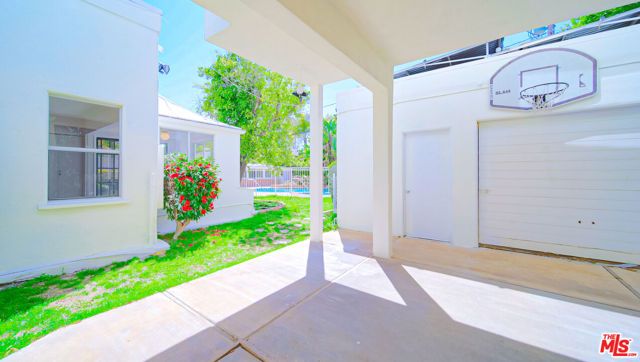 525 N Rexford Drive, Beverly Hills, CA 90210