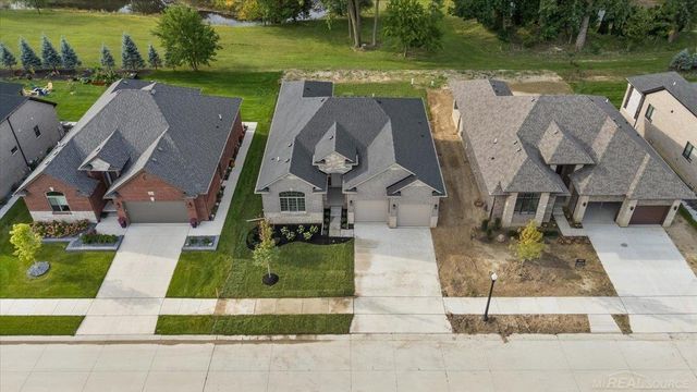 16468 Via Villagio Street, Macomb, MI 48042