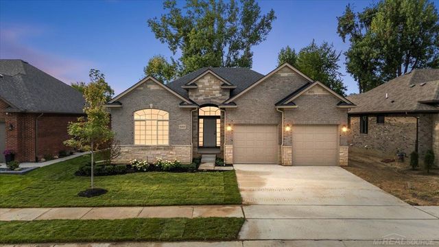 16468 Via Villagio Street, Macomb, MI 48042