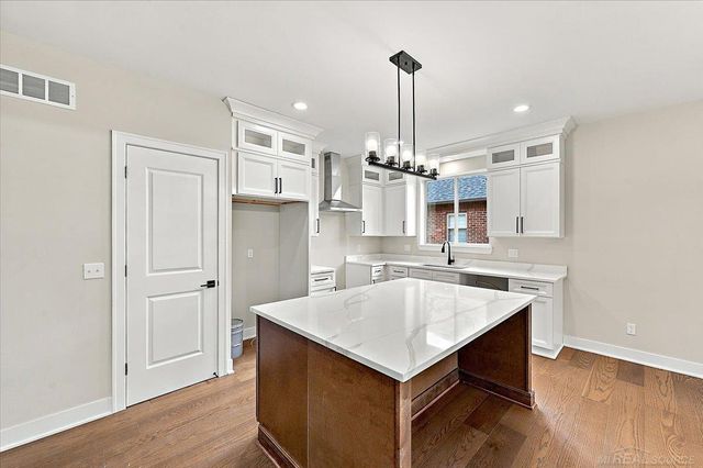 16468 Via Villagio Street, Macomb, MI 48042