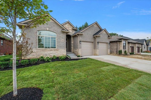 16468 Via Villagio Street, Macomb, MI 48042