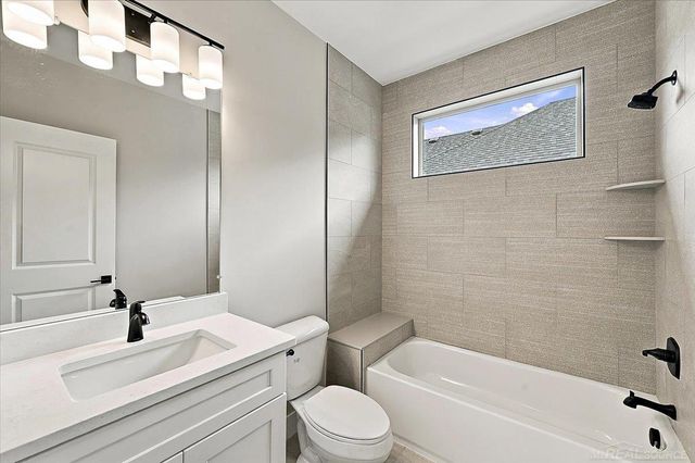 16468 Via Villagio Street, Macomb, MI 48042