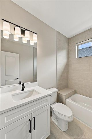 16468 Via Villagio Street, Macomb, MI 48042