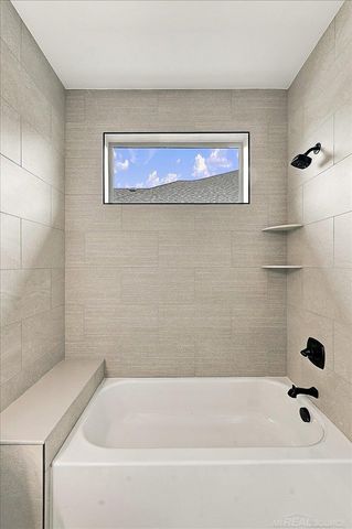 16468 Via Villagio Street, Macomb, MI 48042