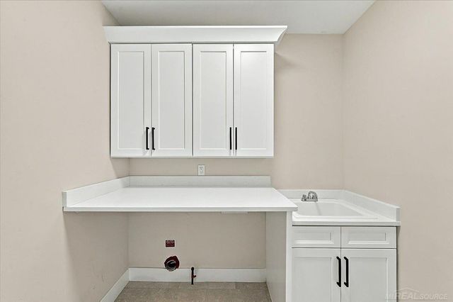 16468 Via Villagio Street, Macomb, MI 48042
