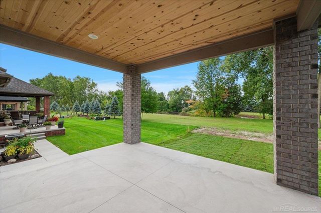 16468 Via Villagio Street, Macomb, MI 48042