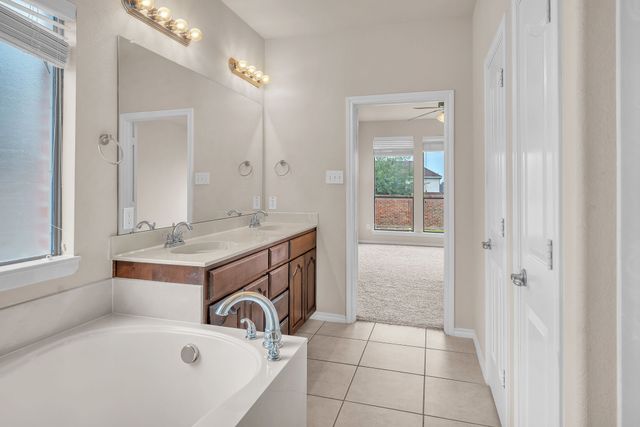 1602 Deer Crossing Drive, Arlington, TX 76002