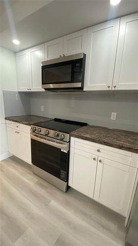 13800 SW 5th Court 209M, Pembroke Pines, FL 33027