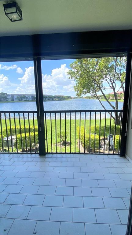 13800 SW 5th Court 209M, Pembroke Pines, FL 33027