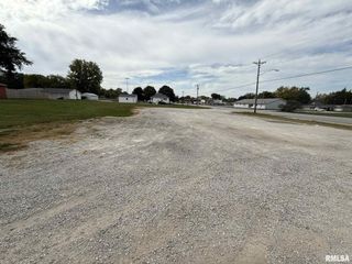 228 E 6TH Avenue, Andalusia, IL 61232