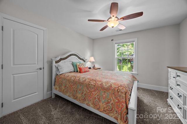 4004 Saint Andrews Court, Cramerton, NC 28032