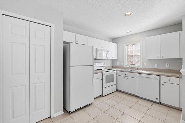 5908 BEACONPARK STREET, Lithia, FL 33547