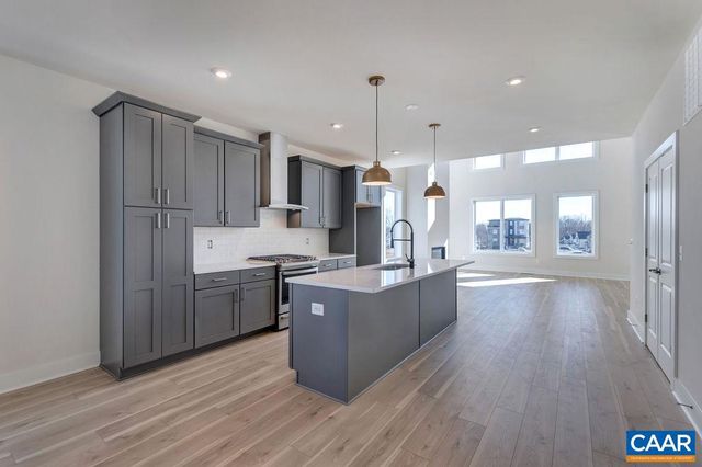 22F WARDELL CREST, Charlottesville, VA 22902