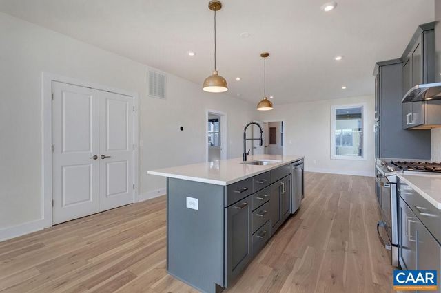 22F WARDELL CREST, Charlottesville, VA 22902