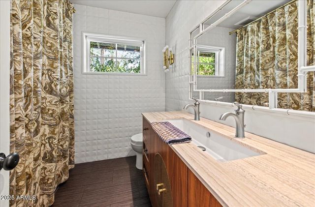 4721 E CALLE REDONDA --, Phoenix, AZ 85018