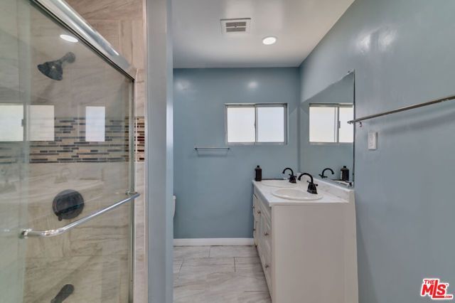 15013 Hartsook Street, Los Angeles, CA 91403