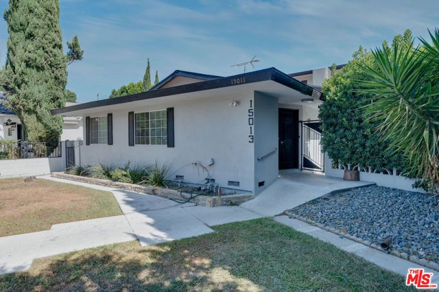 15013 Hartsook Street, Los Angeles, CA 91403