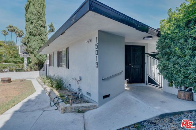15013 Hartsook Street, Los Angeles, CA 91403