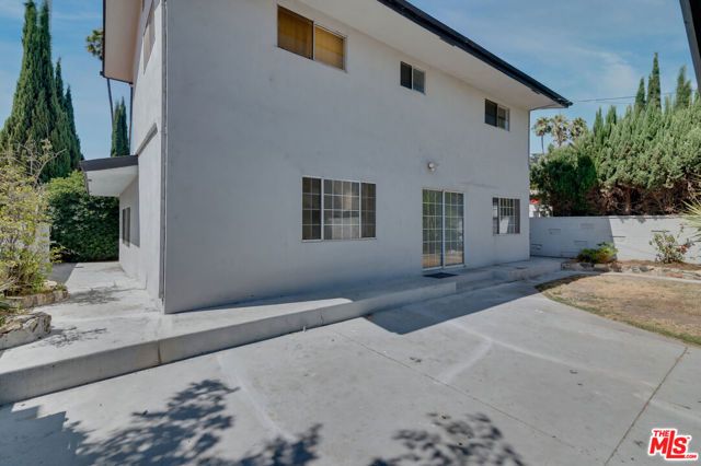 15013 Hartsook Street, Los Angeles, CA 91403