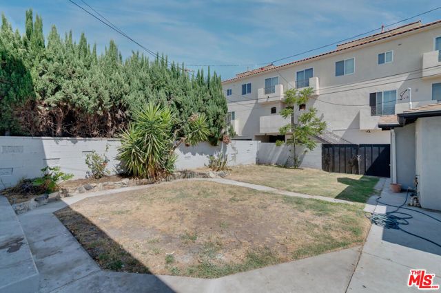15013 Hartsook Street, Los Angeles, CA 91403