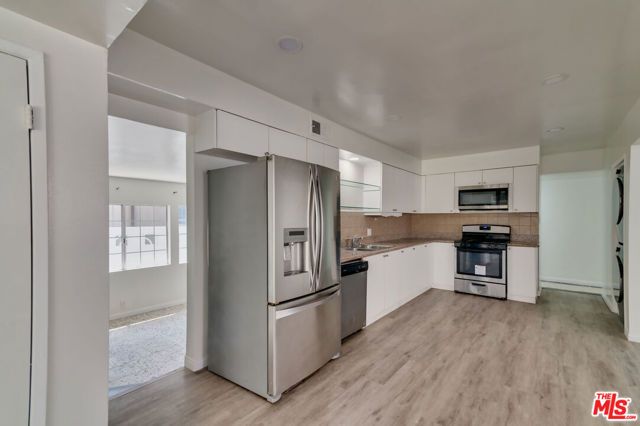 15013 Hartsook Street, Los Angeles, CA 91403