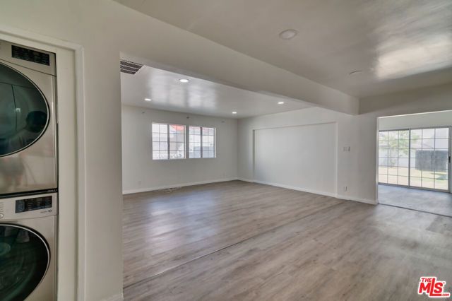 15013 Hartsook Street, Los Angeles, CA 91403