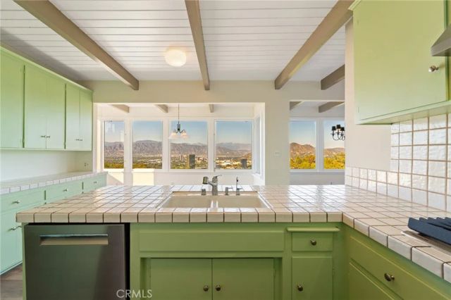 3230 Wrightwood, Studio City, CA 91604