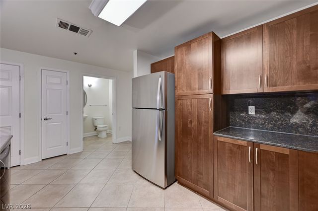 150 Las Vegas Boulevard 1804, Las Vegas, NV 89101