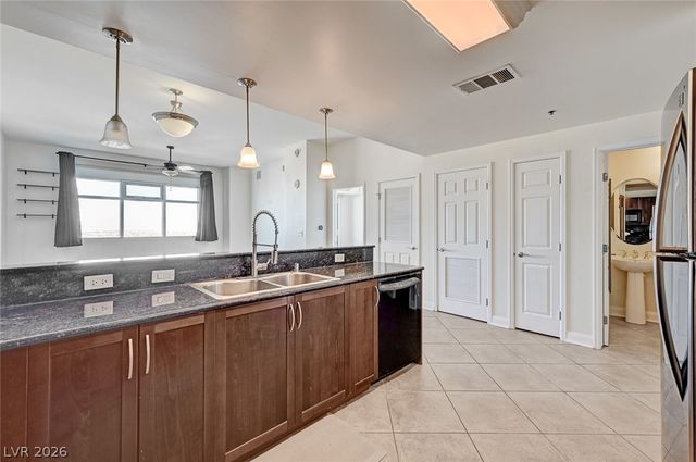 150 Las Vegas Boulevard 1804, Las Vegas, NV 89101