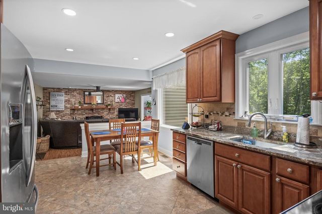 1 CORSHAM DR, Medford, NJ 08055