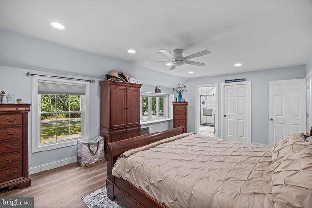 1 CORSHAM DR, Medford, NJ 08055