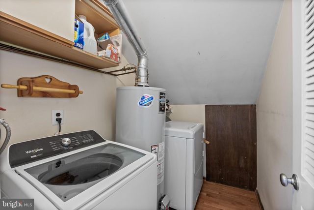 1 CORSHAM DR, Medford, NJ 08055