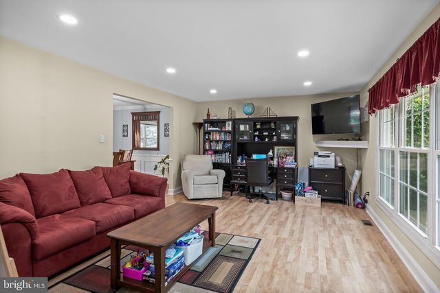 1 CORSHAM DR, Medford, NJ 08055