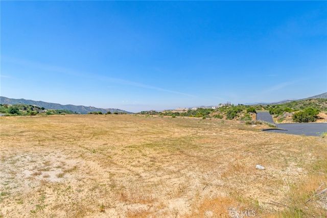 39525 Eastview Court, Yucaipa, CA 92399