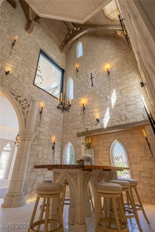 2928 Coast Line Court, Las Vegas, NV 89117