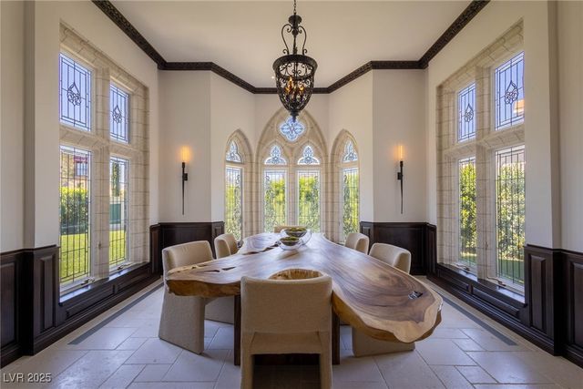 2928 Coast Line Court, Las Vegas, NV 89117