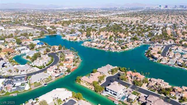 2928 Coast Line Court, Las Vegas, NV 89117