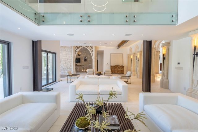 2928 Coast Line Court, Las Vegas, NV 89117