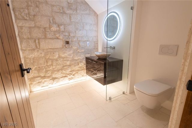 2928 Coast Line Court, Las Vegas, NV 89117