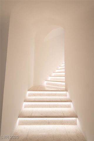 2928 Coast Line Court, Las Vegas, NV 89117