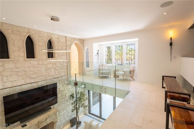 2928 Coast Line Court, Las Vegas, NV 89117