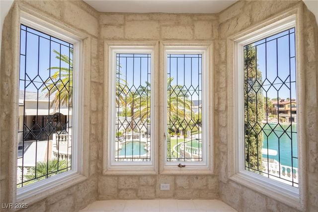 2928 Coast Line Court, Las Vegas, NV 89117